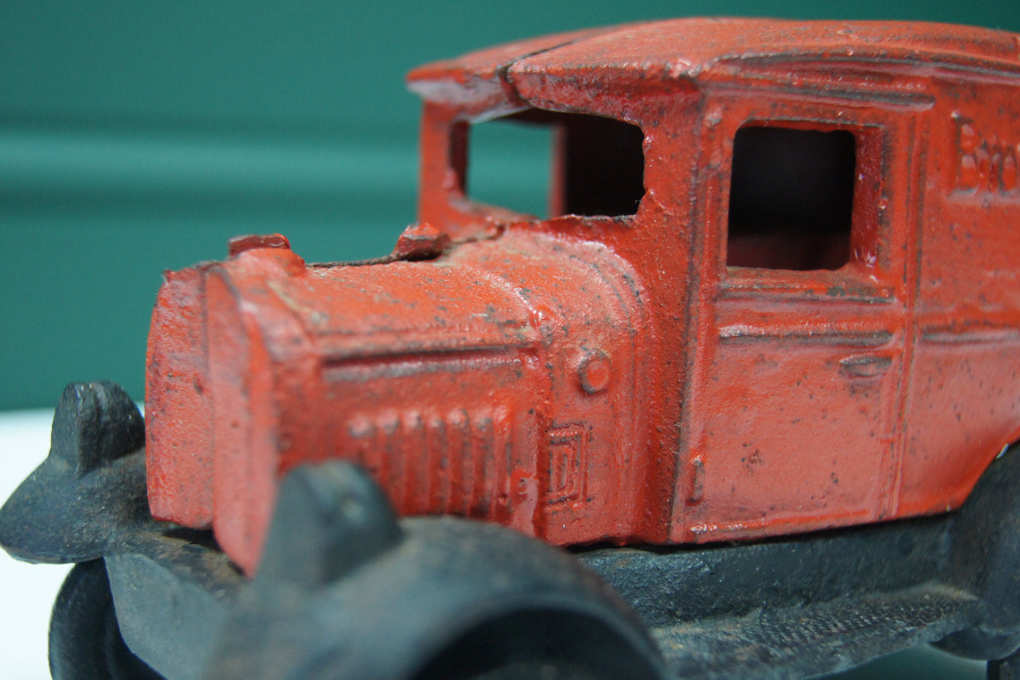 Vintage Cast Iron 'Brooke Bond Tea' Van