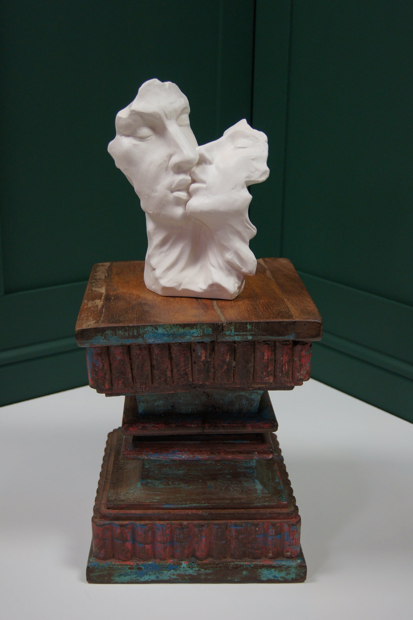 Kissing Couple Sculpture Vase