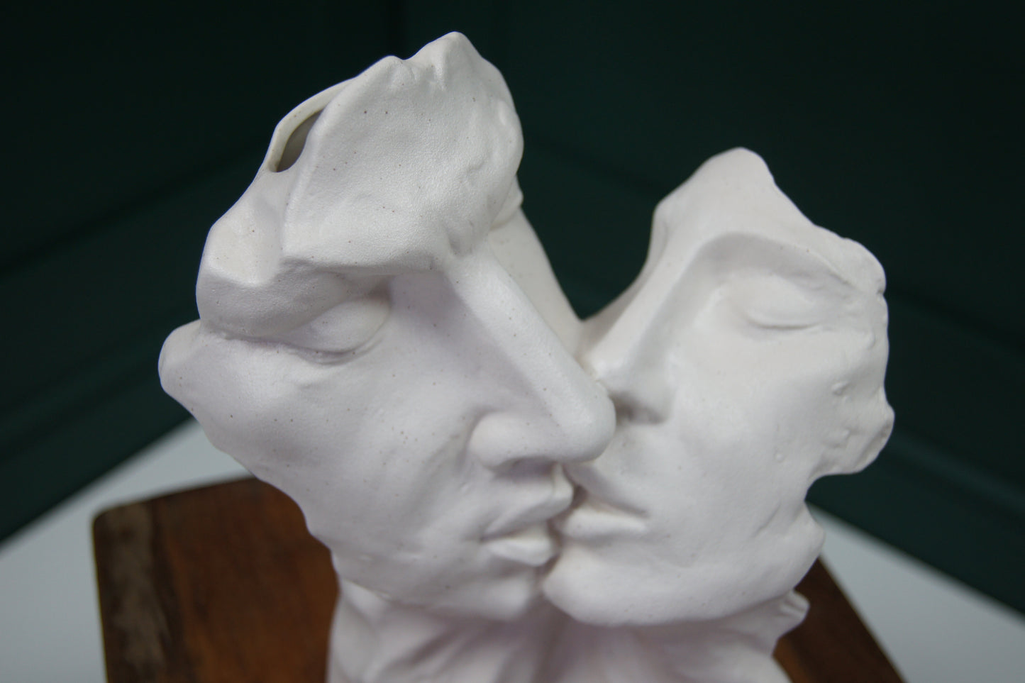 Kissing Couple Sculpture Vase