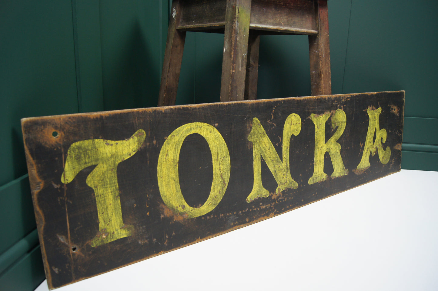 Tonka Sign