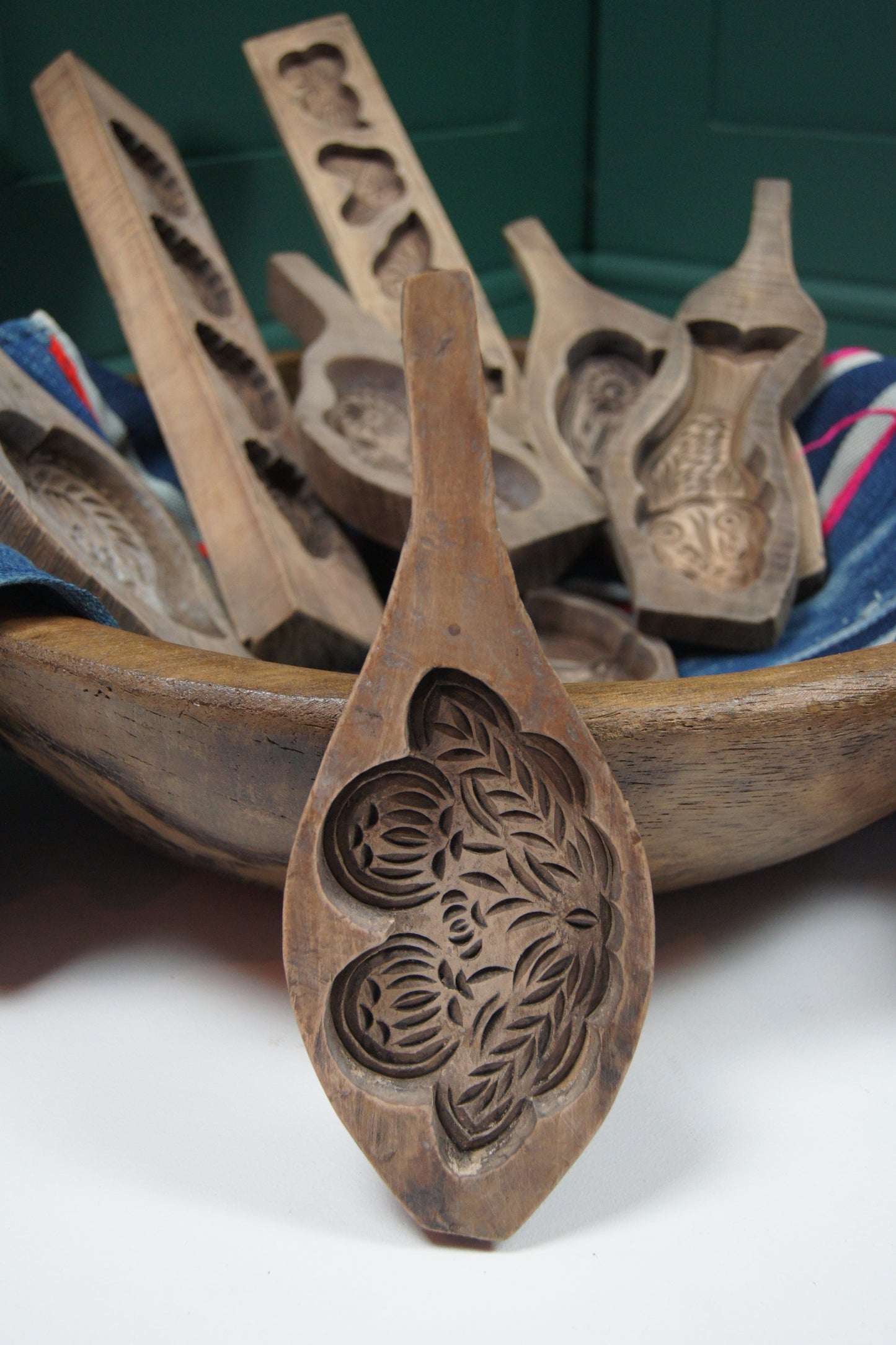 Medium Wooden Vintage Chinese/Japanese Cake Mold