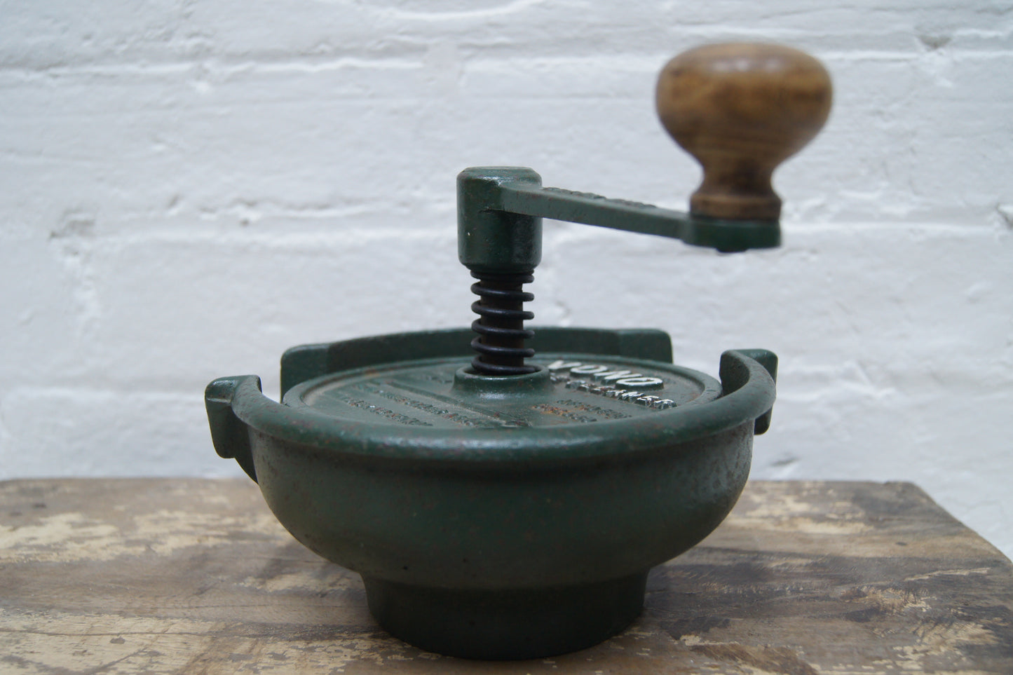 Vintage Knife Cleaner Tool British Racing Green - Vono No.2