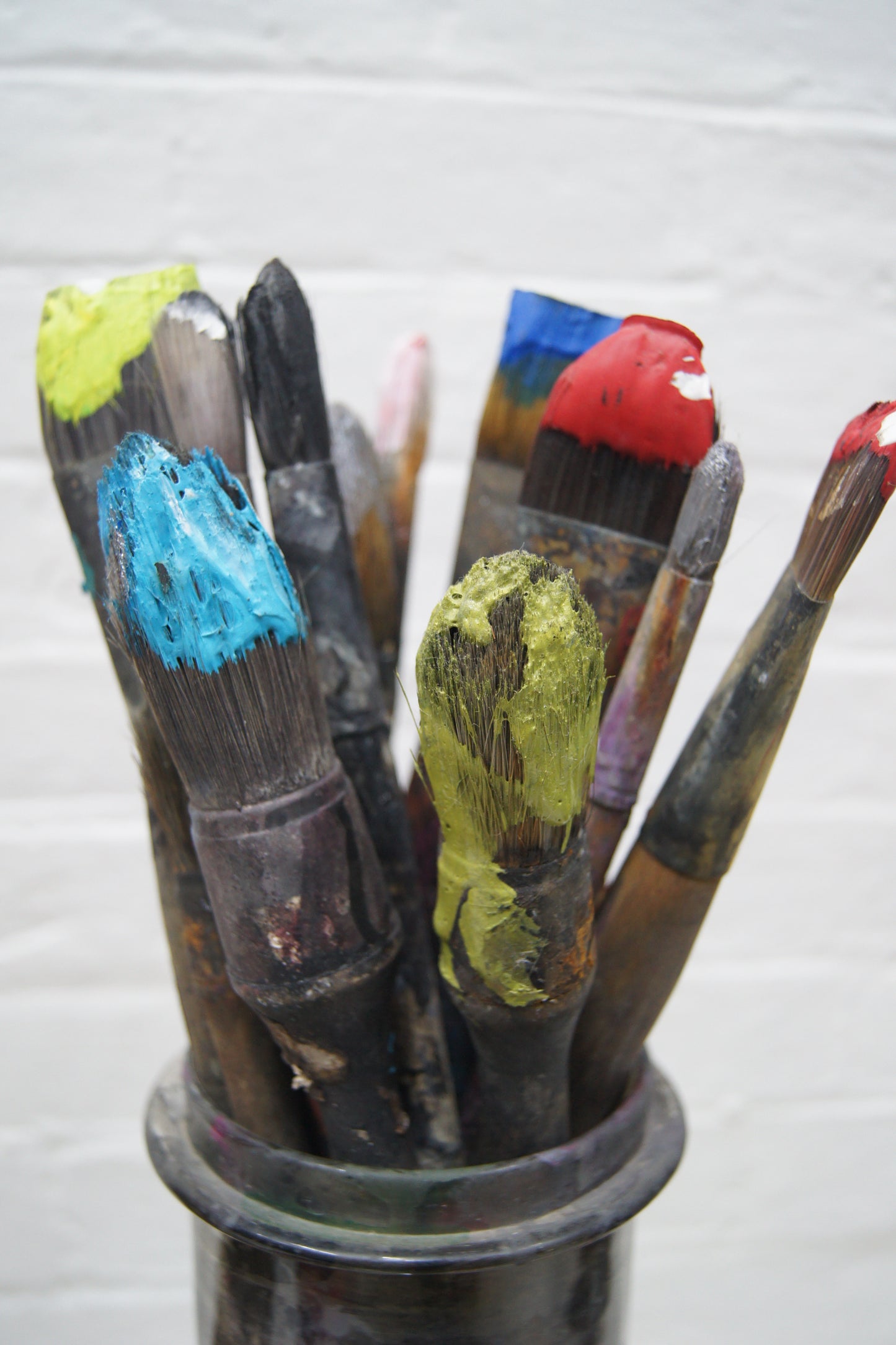 Large French Artists Paint Brushes & Display Glass